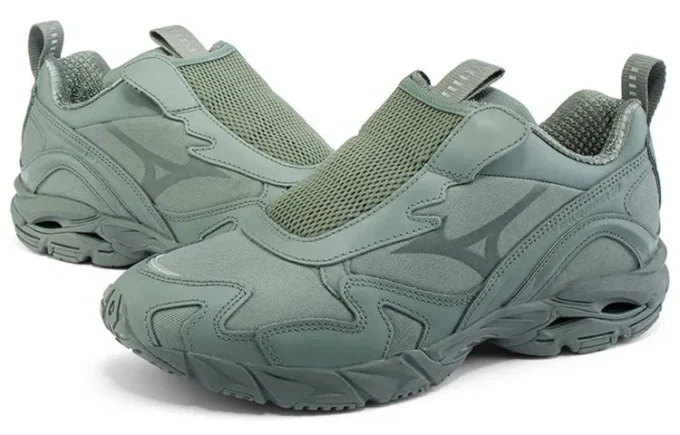 Beams x Wave Rider 10 SlipOn “Grey Silver”